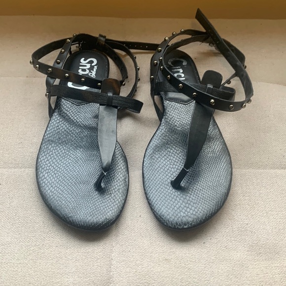 Circus by Sam Edelman "Gavin" Leather T-Strap Studded Sandal Black Size 9.5 - Picture 3 of 16